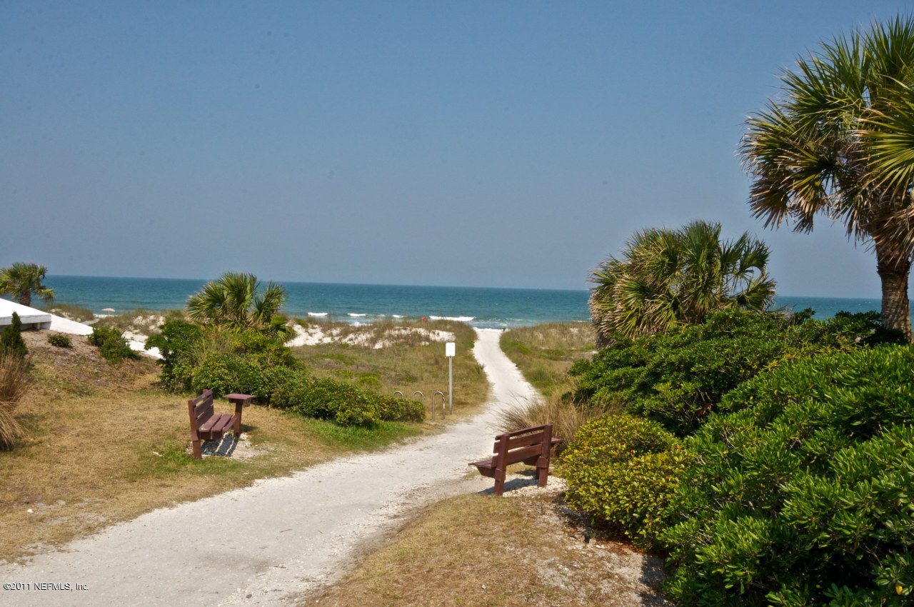 1960 Beach Avenue Atlantic Beach, FL 32233 - Photo 28 of 28 a view of a yard