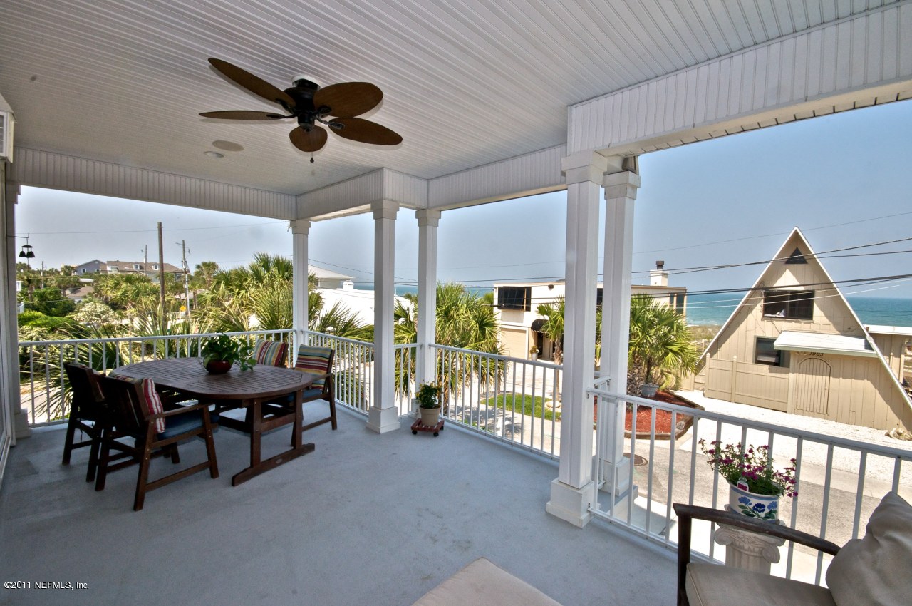 1960 Beach Avenue Atlantic Beach, FL 32233 - Photo 7 of 28 a living room with furniture and a window
