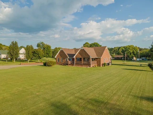 $749,999 | 1642 Caughran Road, Lewisburg, TN 37091