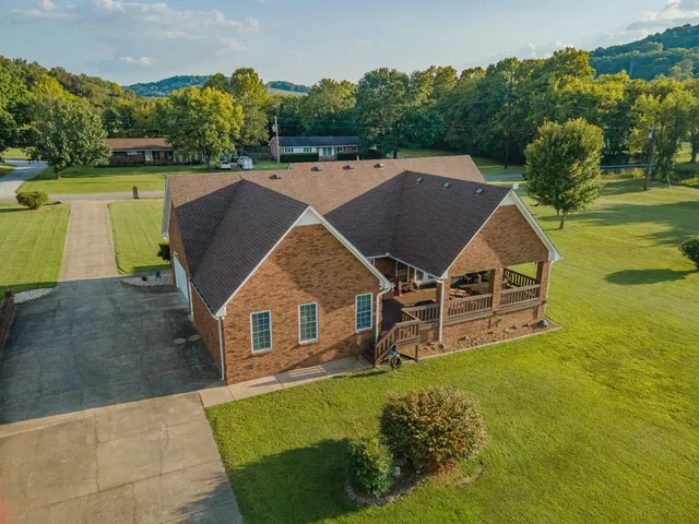$749,999 | 1642 Caughran Road, Lewisburg, TN 37091