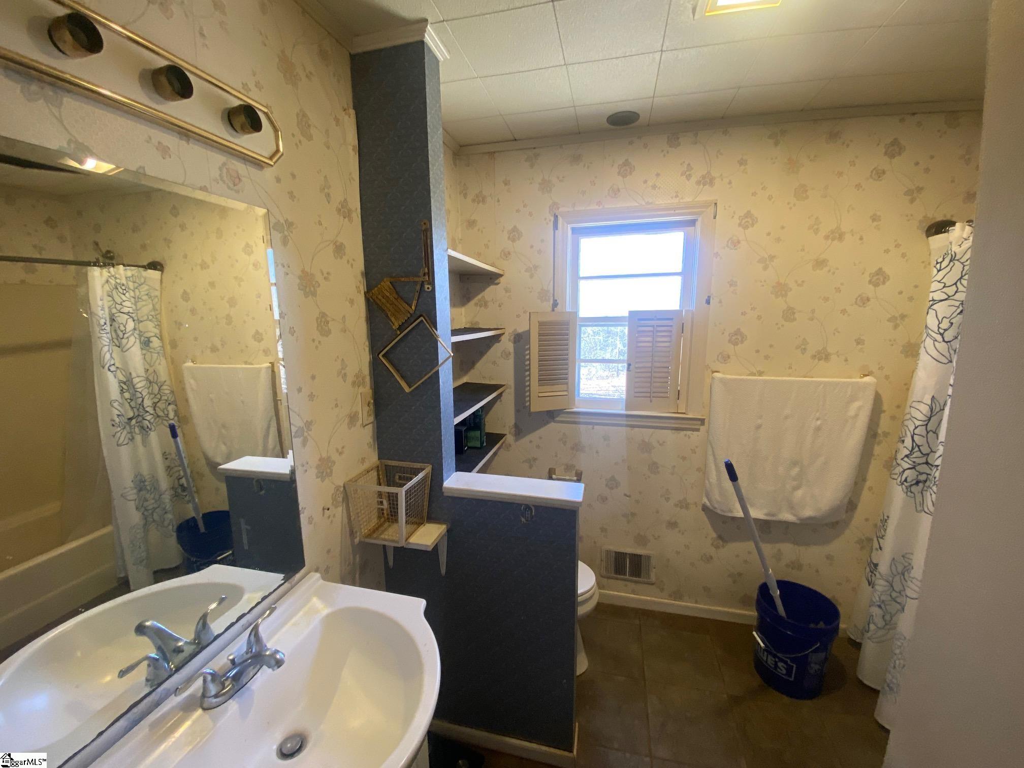 2886 Harris Bridge Road Woodruff, SC 29388 - Photo 6 of 13 Gallery Image 6