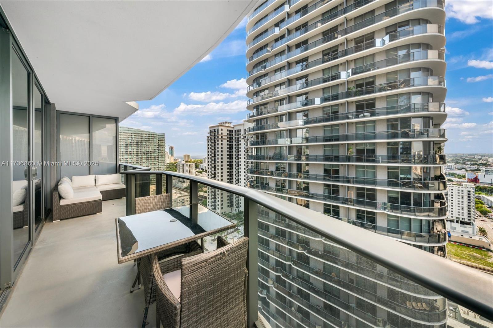 45 Southwest 9th Street, Unit 2608 Miami, FL 33130 - Photo 18 of 19
