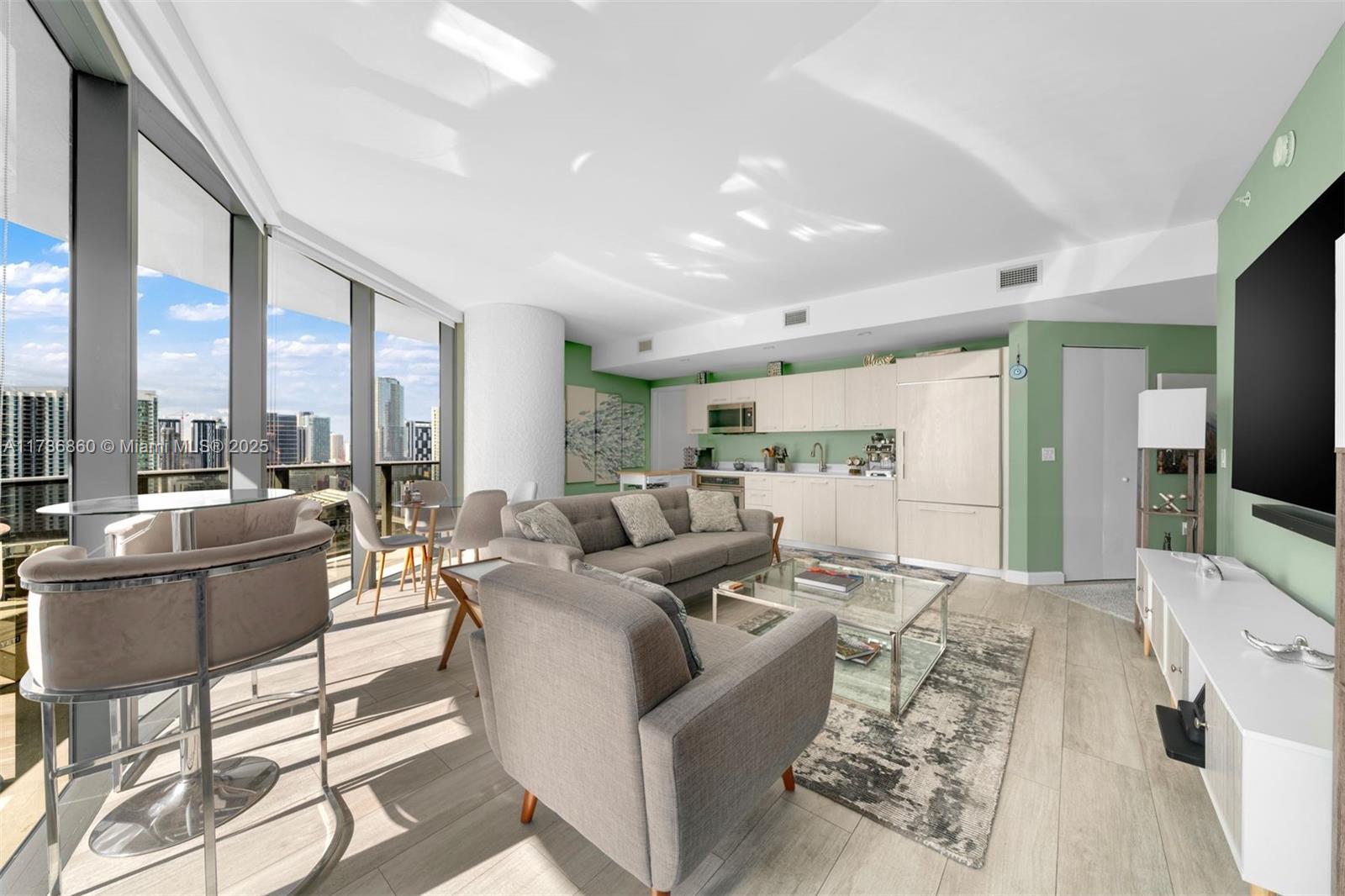 45 Southwest 9th Street, Unit 2608 Miami, FL 33130 - Photo 3 of 19