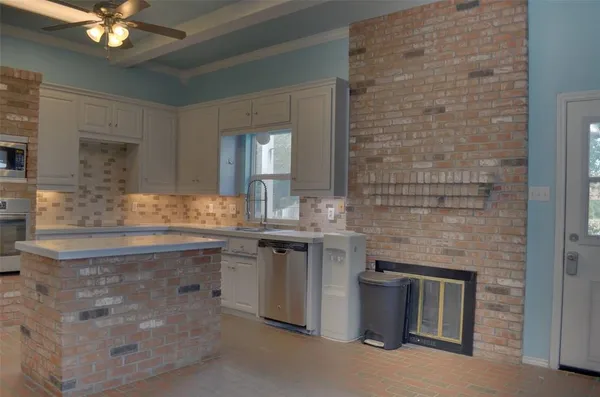 $4,200 | 105 Country Green Court, Weatherford, TX 76087