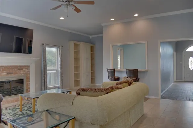 $4,500 | 105 Country Green Court, Weatherford, TX 76087