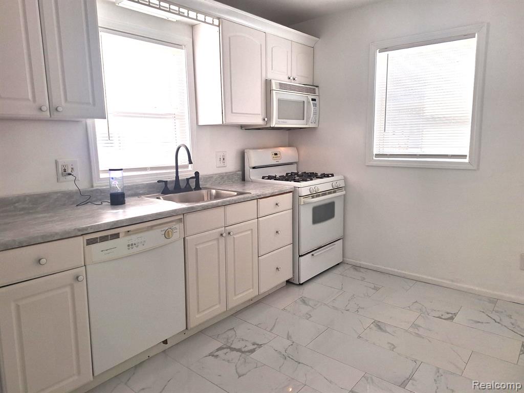 7972 Hipp Street Taylor, MI 48180 - Photo 2 of 10
