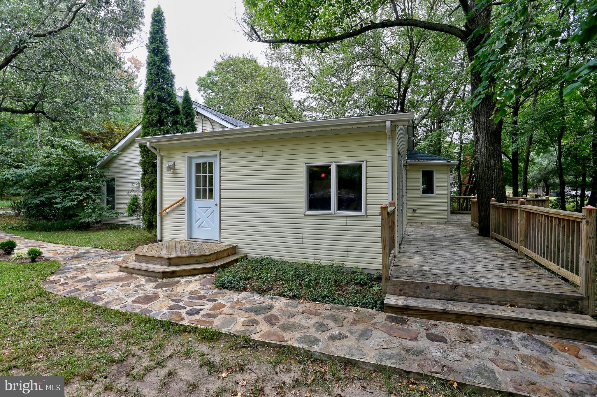 1868 Potomac Road Pasadena, MD 21122 - Photo 40 of 45 Side entry