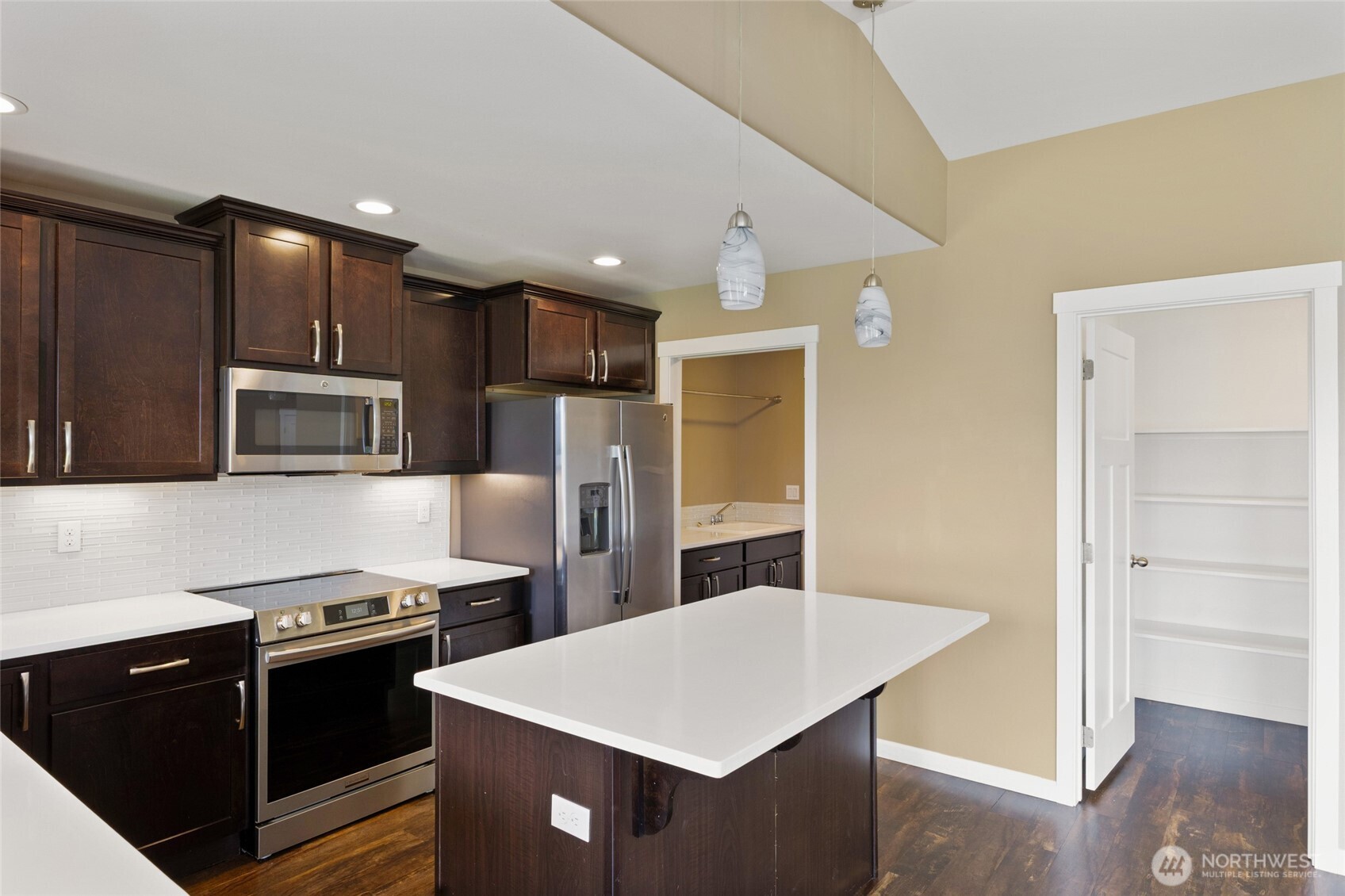 1552 South Bailey Avenue Moses Lake, WA 98837 - Photo 13 of 39