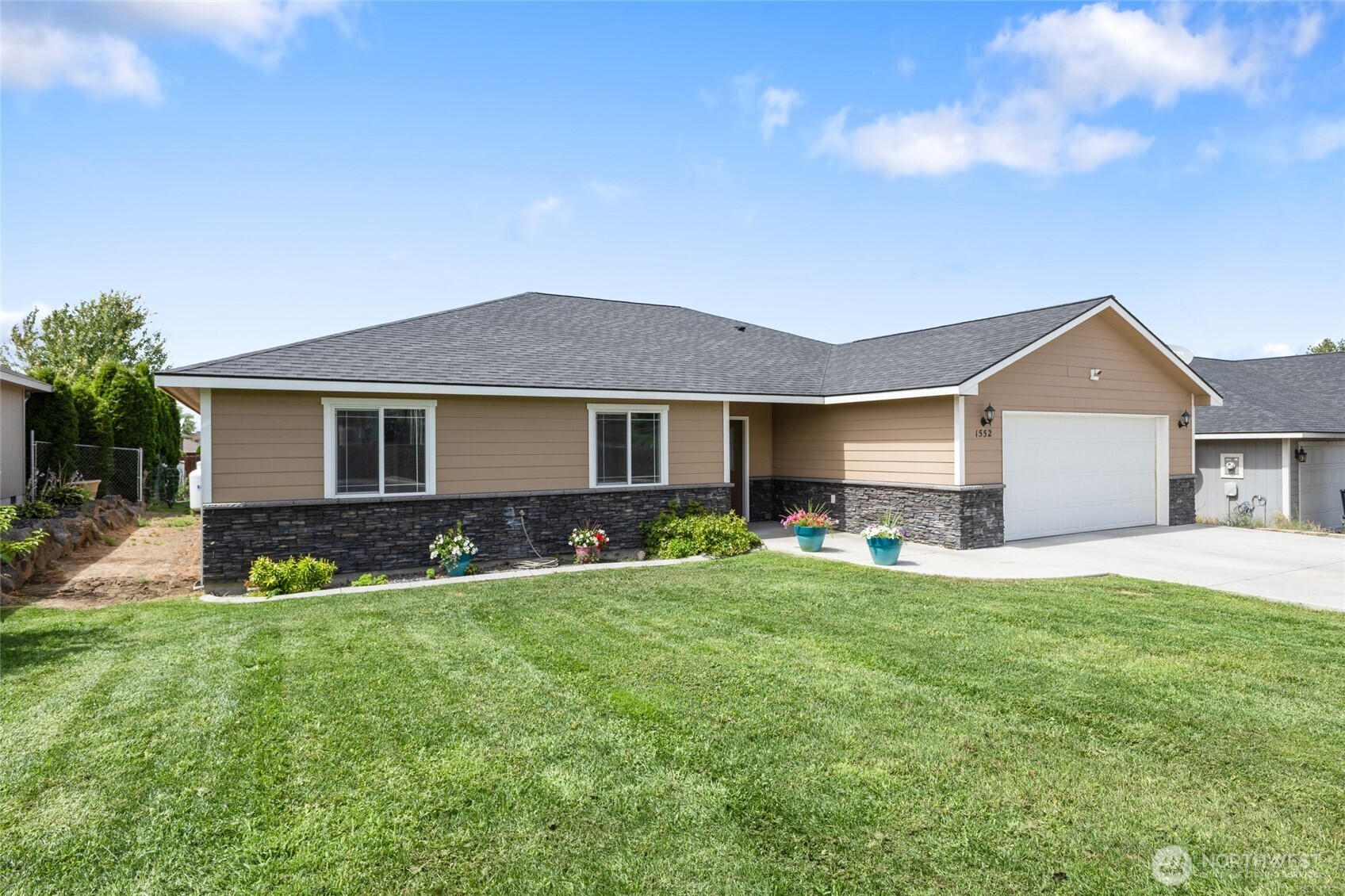 1552 South Bailey Avenue Moses Lake, WA 98837 - Photo 4 of 39