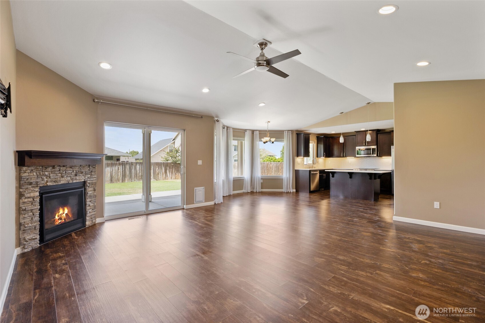 1552 South Bailey Avenue Moses Lake, WA 98837 - Photo 9 of 39