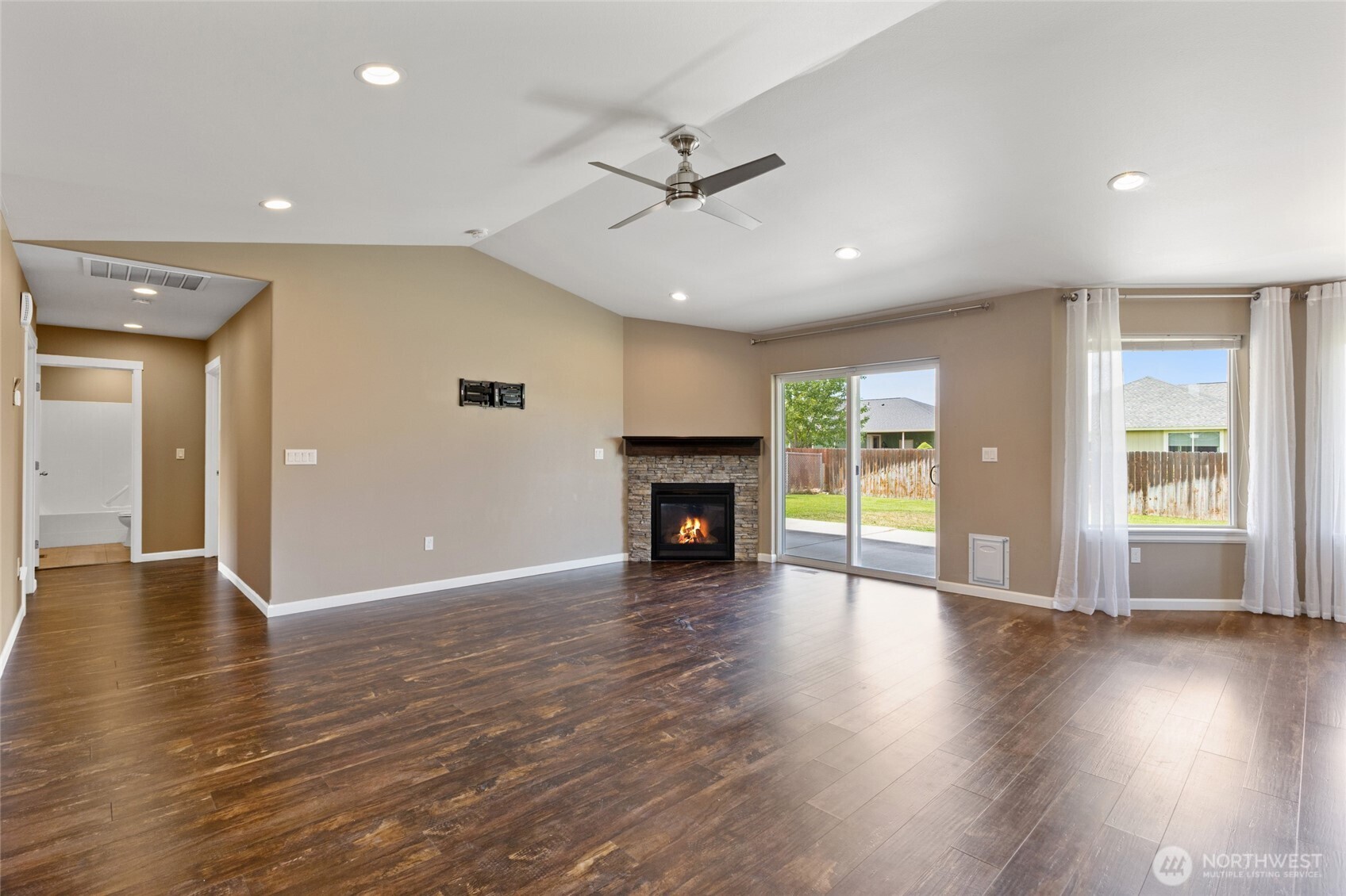 1552 South Bailey Avenue Moses Lake, WA 98837 - Photo 10 of 39