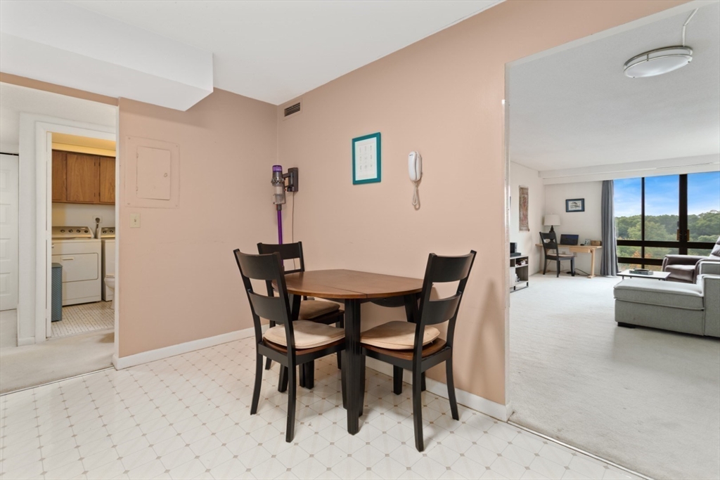 402 Paradise Road, Unit 4M Swampscott, MA 01907 - Photo 16 of 42 Gallery Image 16