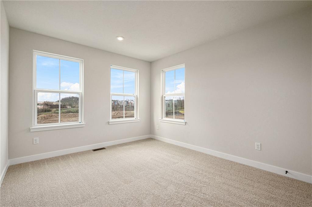 110 Scenic Ridge Drive Venetia, PA 15367 - Photo 26 of 33 an empty room with windows