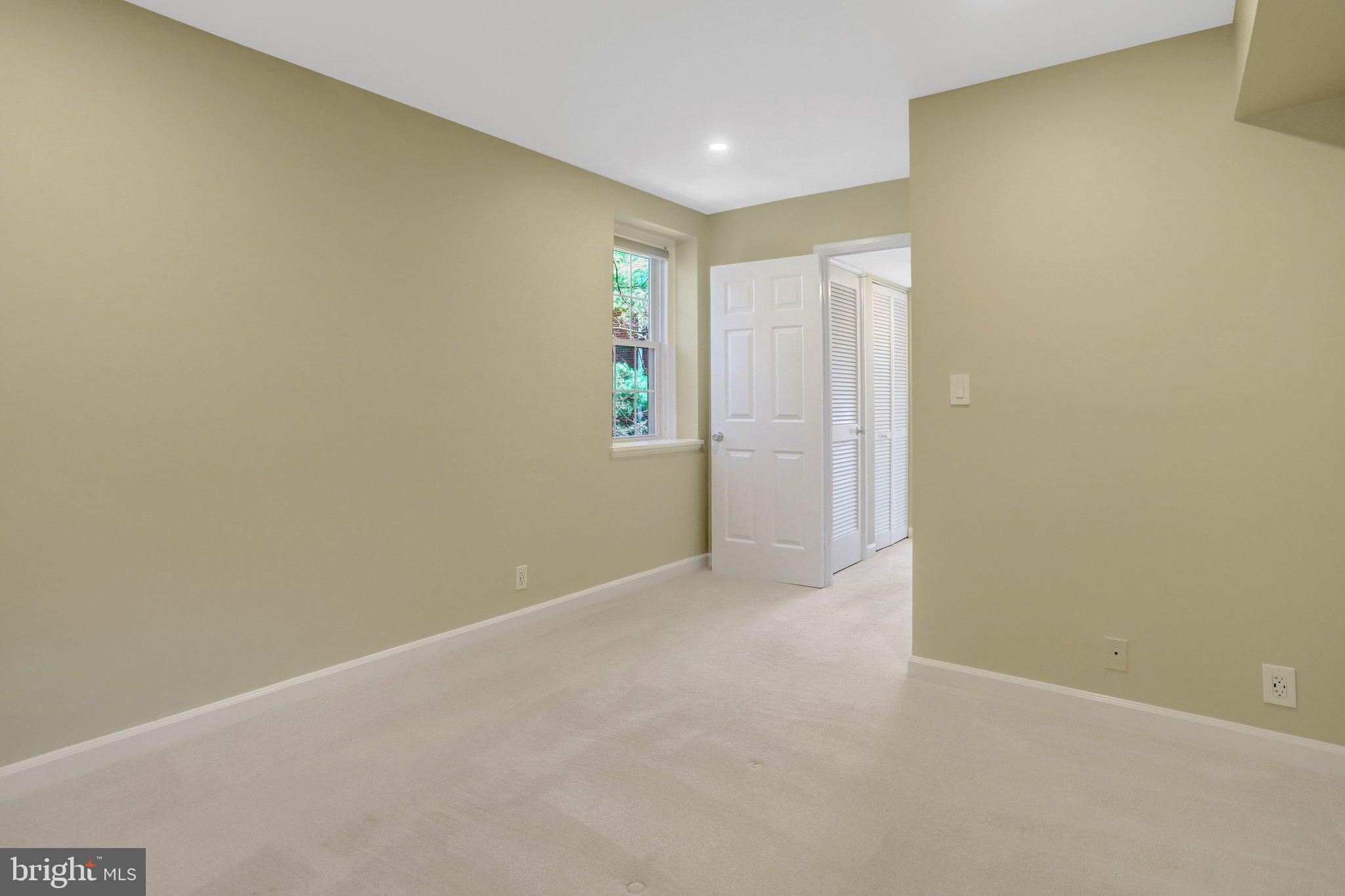 4900 29th Road South, Unit B1 Arlington, VA 22206 - Photo 21 of 56 Bedroom