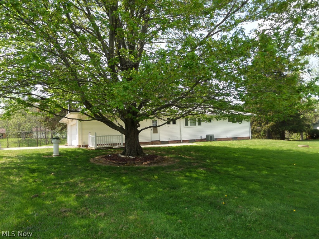 681 Ridge Road Hinckley, OH 44233 - Photo 5 of 12