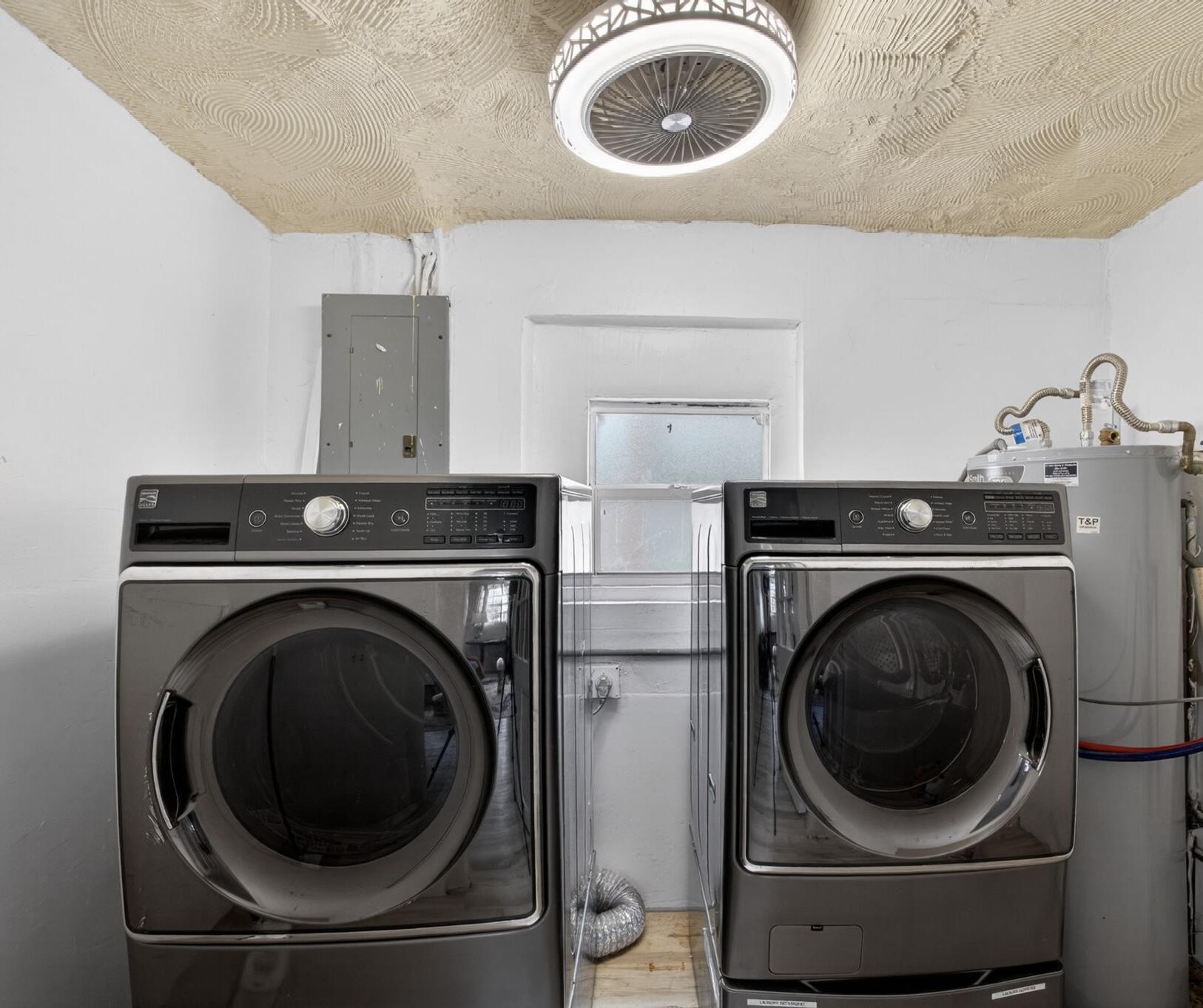 140 West 31st Court Riviera Beach, FL 33404 - Photo 37 of 59 laundry room