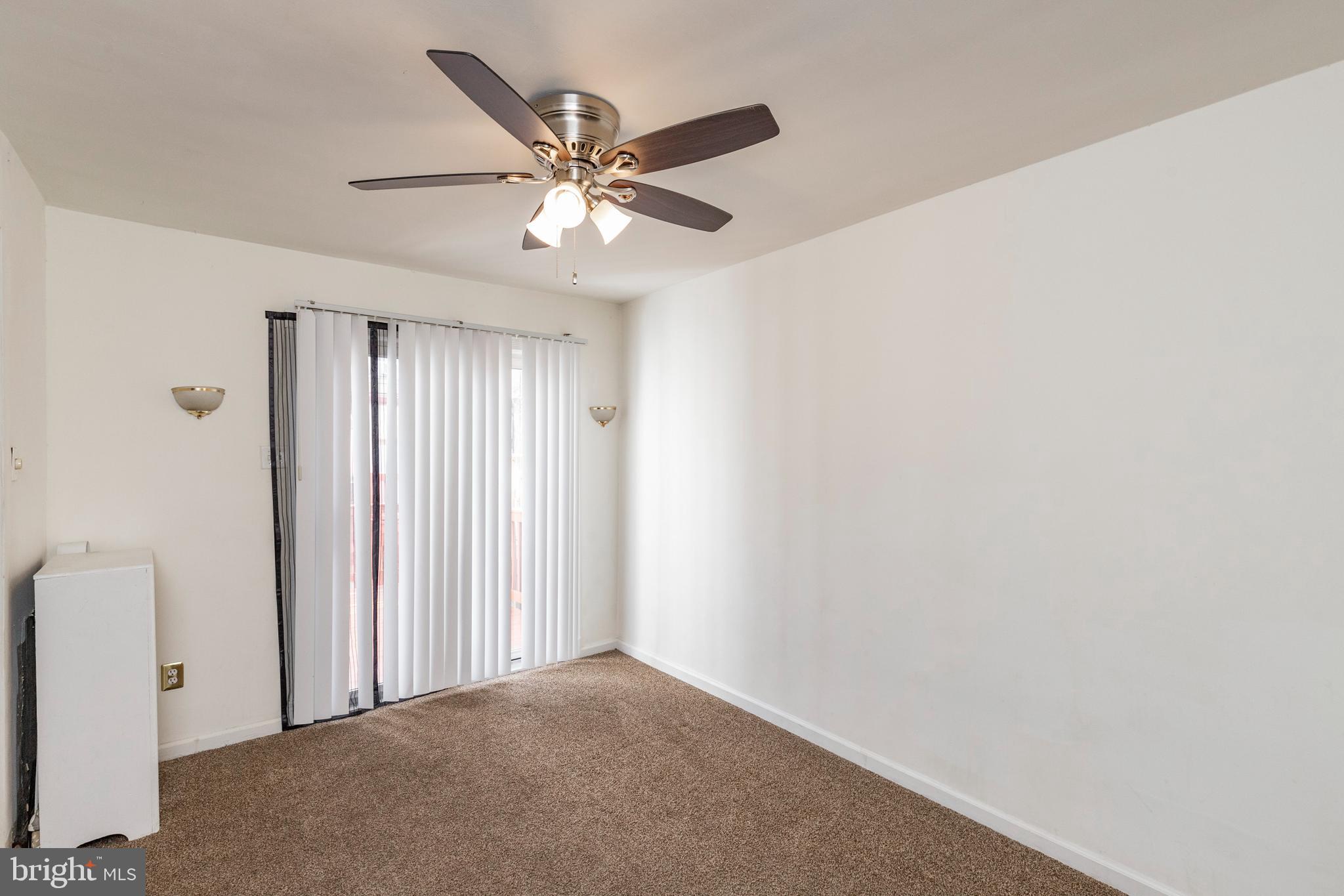 555 Littlecroft Road Upper Darby, PA 19082 - Photo 8 of 26 Dining Room