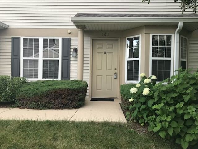 2811 Rutland Circle, Unit 101 Naperville, IL 60564 - Photo 3 of 4