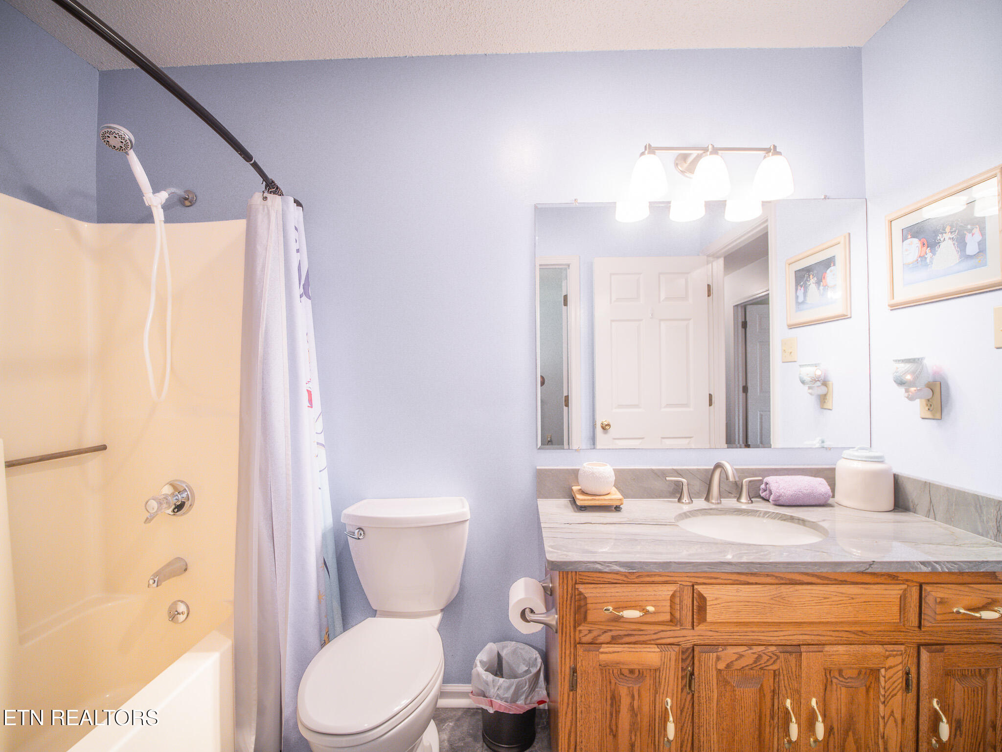 1306 Raulston Road Maryville, TN 37803 - Photo 34 of 50 Full Hall/Ajoining Bathroom