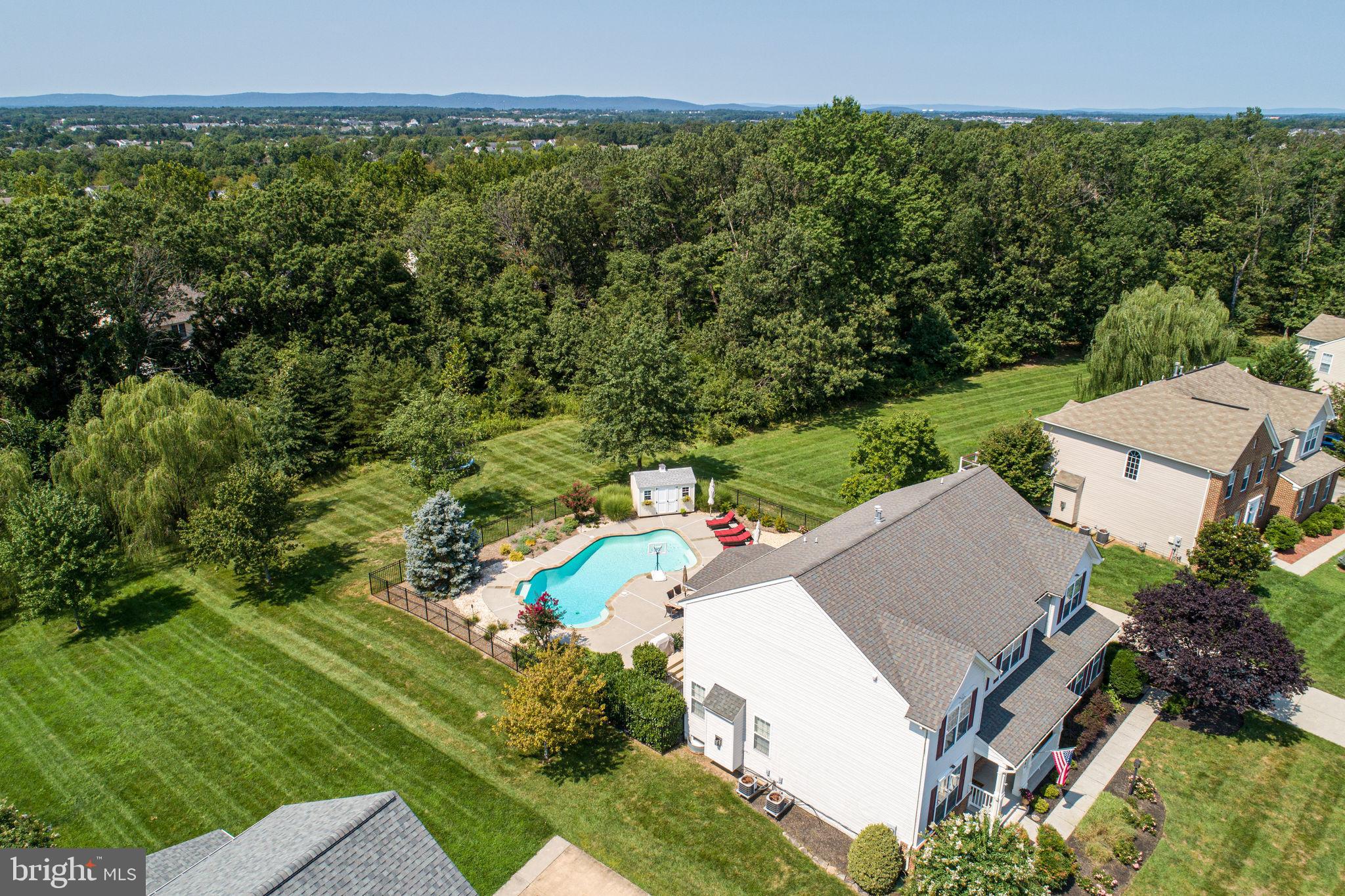 25841 Spring Farm Circle Chantilly, VA 20152 - Photo 16 of 71 Gallery Image 16