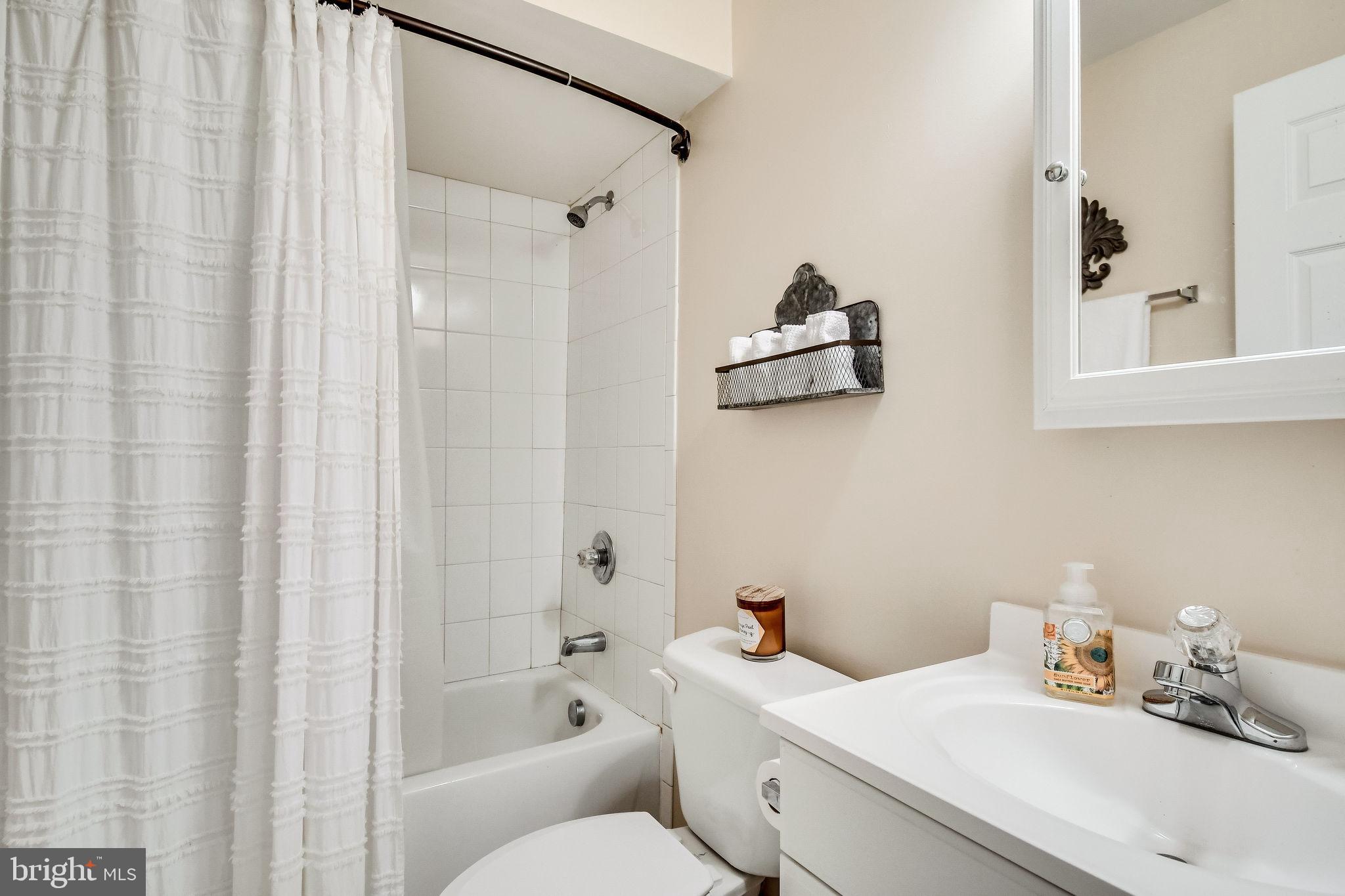 25841 Spring Farm Circle Chantilly, VA 20152 - Photo 70 of 71 Gallery Image 70