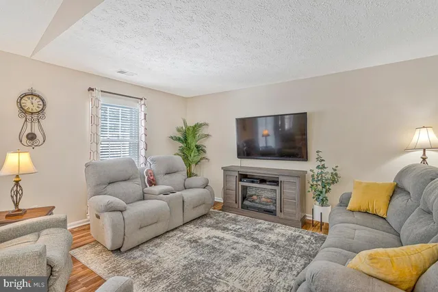 $400,000 | 3540 Seagrape Court, Waldorf, MD 20602