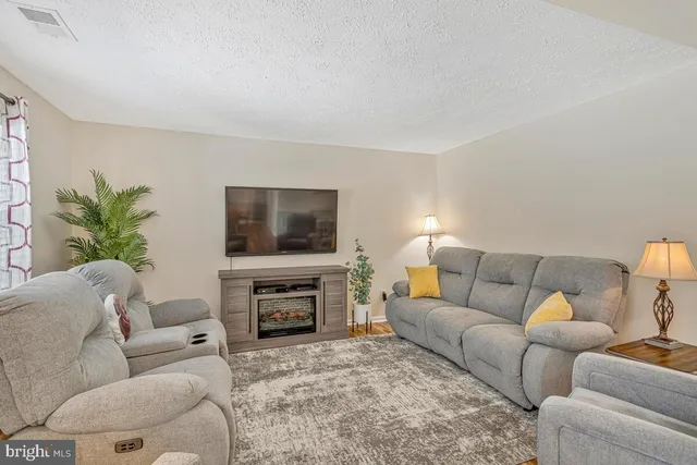 $400,000 | 3540 Seagrape Court, Waldorf, MD 20602