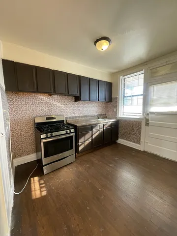 $1,500 | 117 East 68th Street, Unit 3, Chicago, IL 60637