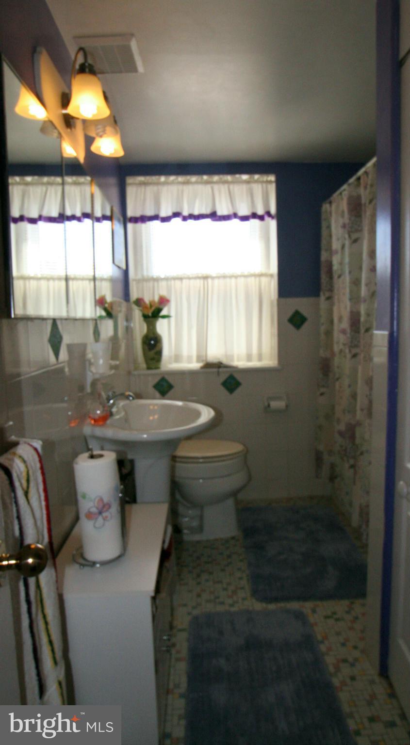 5249 Cedgate Road Baltimore, MD 21206 - Photo 12 of 21 Spick 'n Span Bathroom