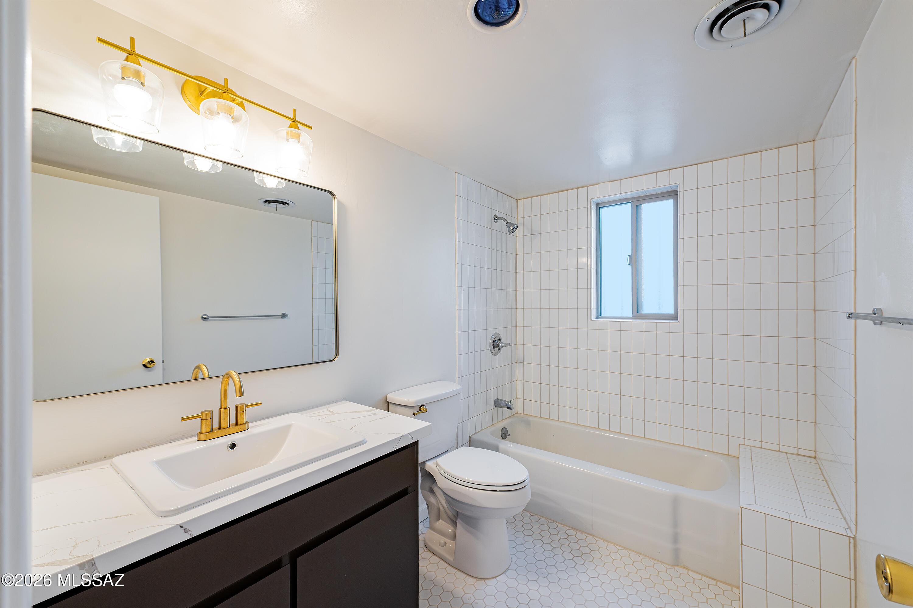 5901 North Oracle Road, Unit 28 Tucson, AZ 85704 - Photo 25 of 30 5901 Oracle 28 (24)