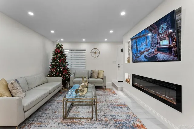 $529,999 | 929 Amistad Court, Unit C, El Cajon, CA 92019