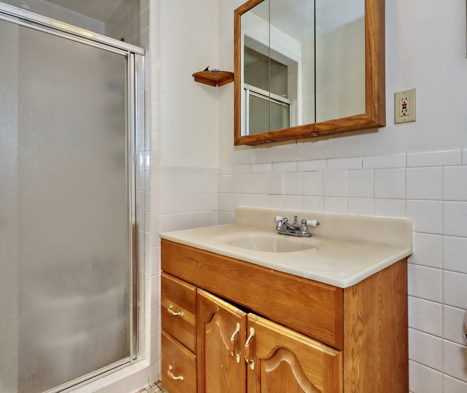 105 Tamarack Road Westwood, MA 02090 - Photo 20 of 36 Gallery Image 20