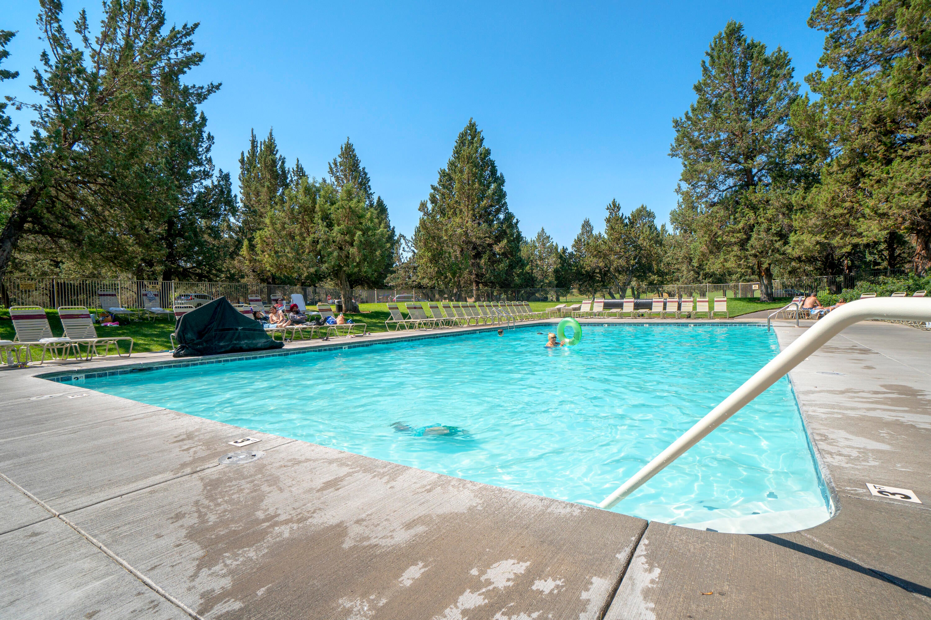 1004 Highland View Loop Redmond, OR 97756 - Photo 90 of 95 EC Sports Center-008