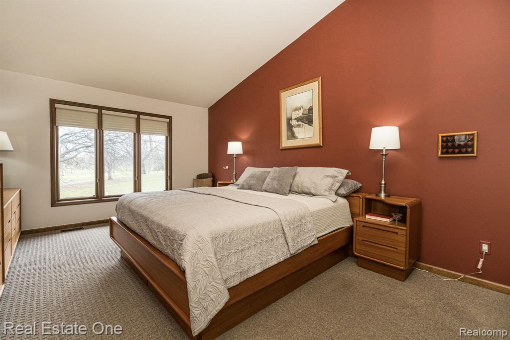 888 Green View Court Rochester Hills, MI 48307 - Photo 12 of 29