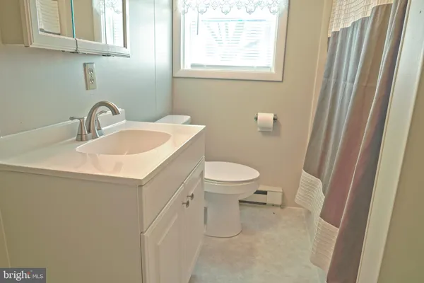 $1,100 | 448 East Main Street, Leola, PA 17540