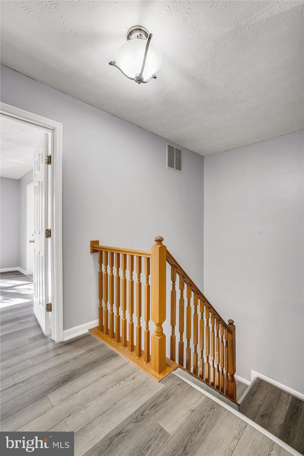 2002 Masters Drive Baltimore, MD 21209 - Photo 14 of 32 2nd Floor Hall