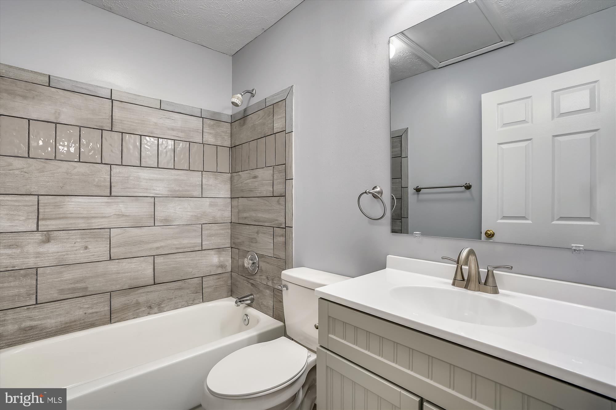 2002 Masters Drive Baltimore, MD 21209 - Photo 22 of 32 Hall Bath