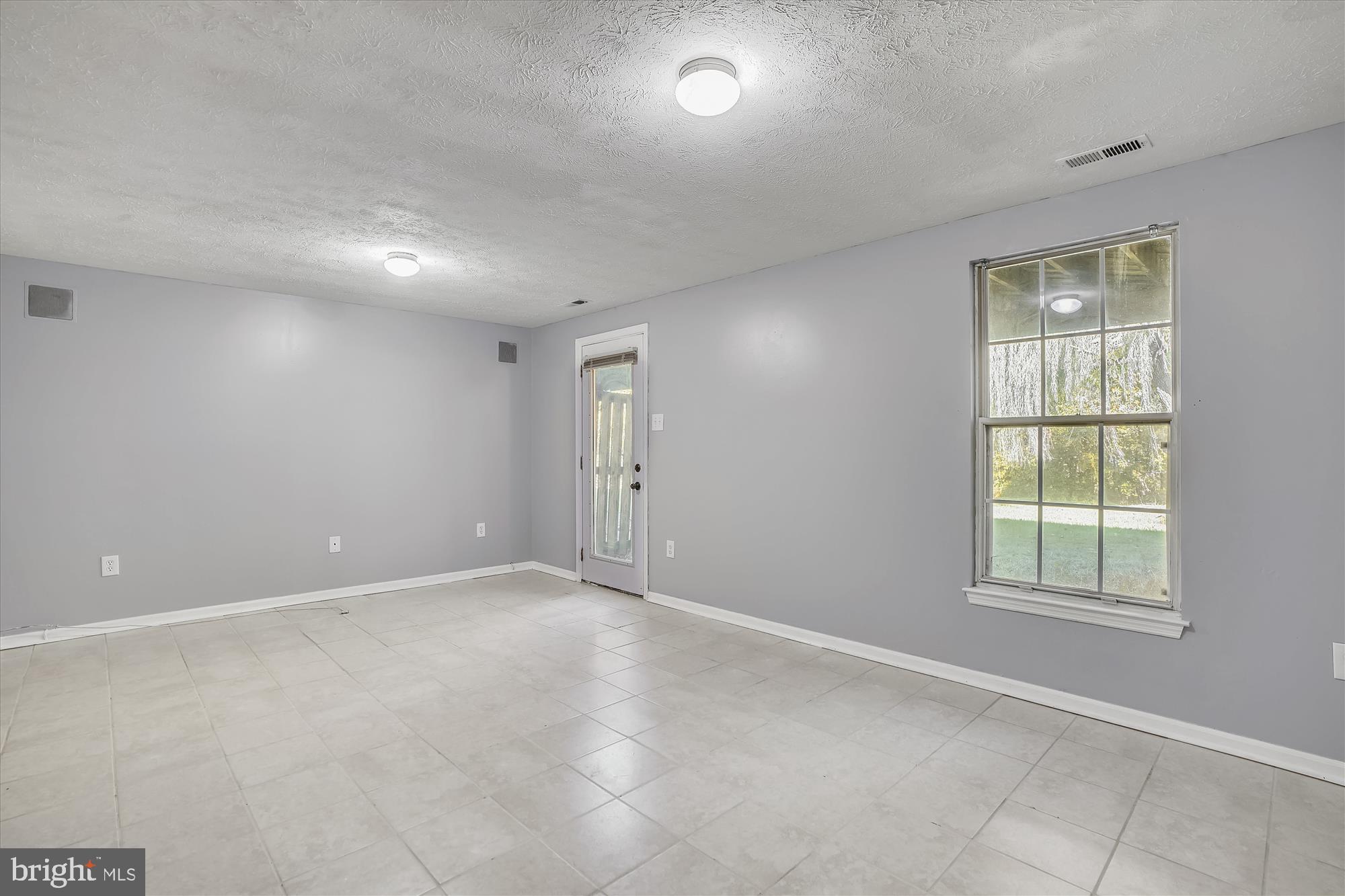 2002 Masters Drive Baltimore, MD 21209 - Photo 23 of 32 Family Room