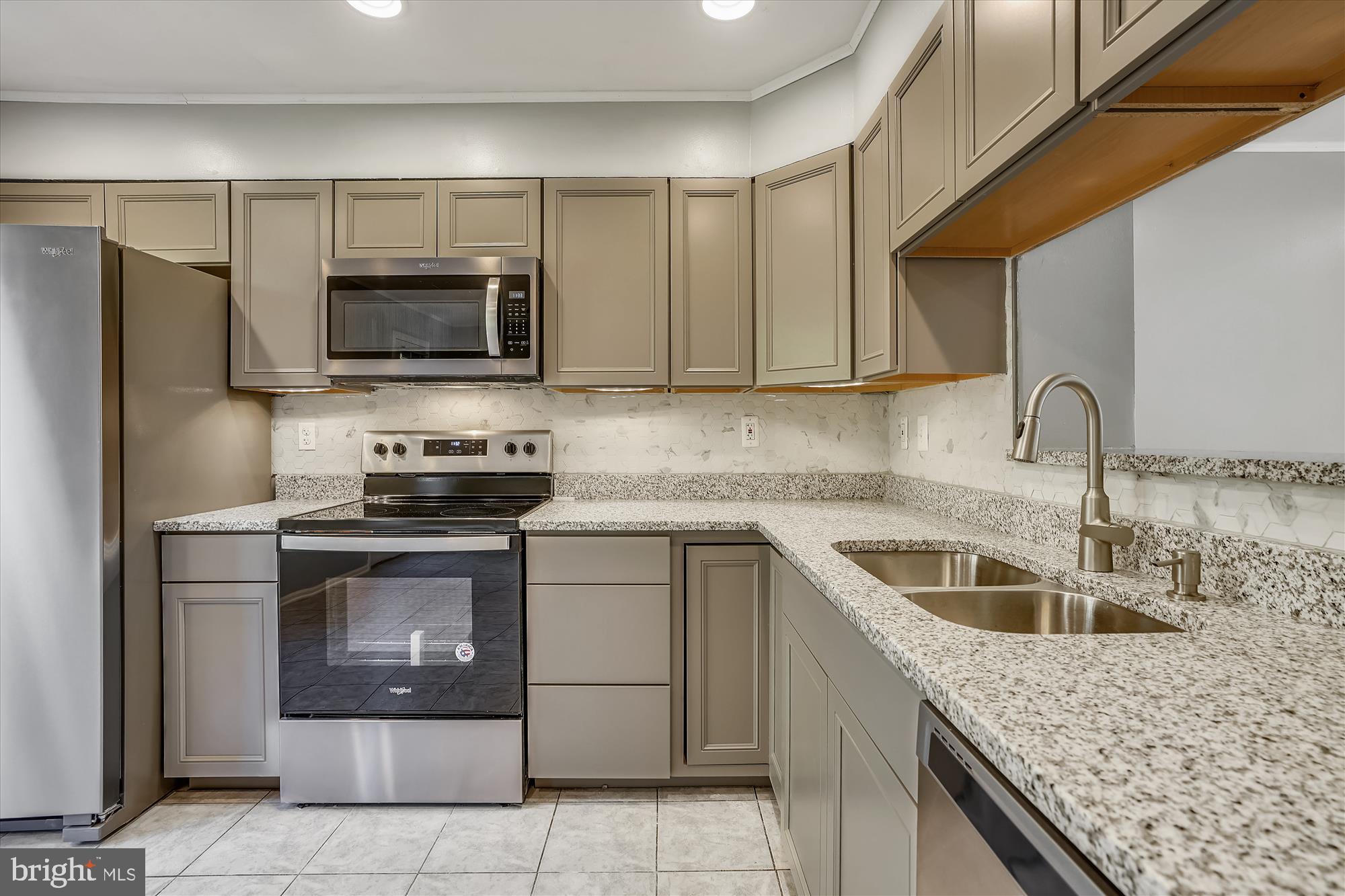 2002 Masters Drive Baltimore, MD 21209 - Photo 7 of 32 Kitchen