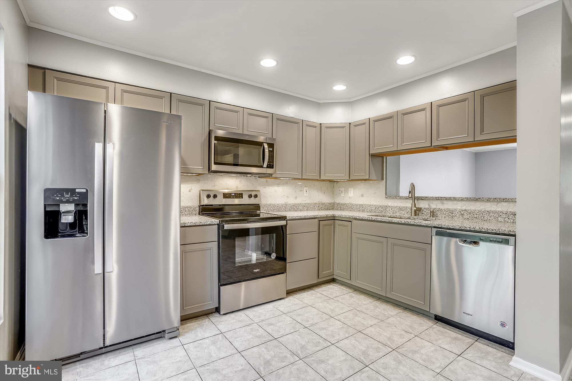 2002 Masters Drive Baltimore, MD 21209 - Photo 8 of 32 Kitchen
