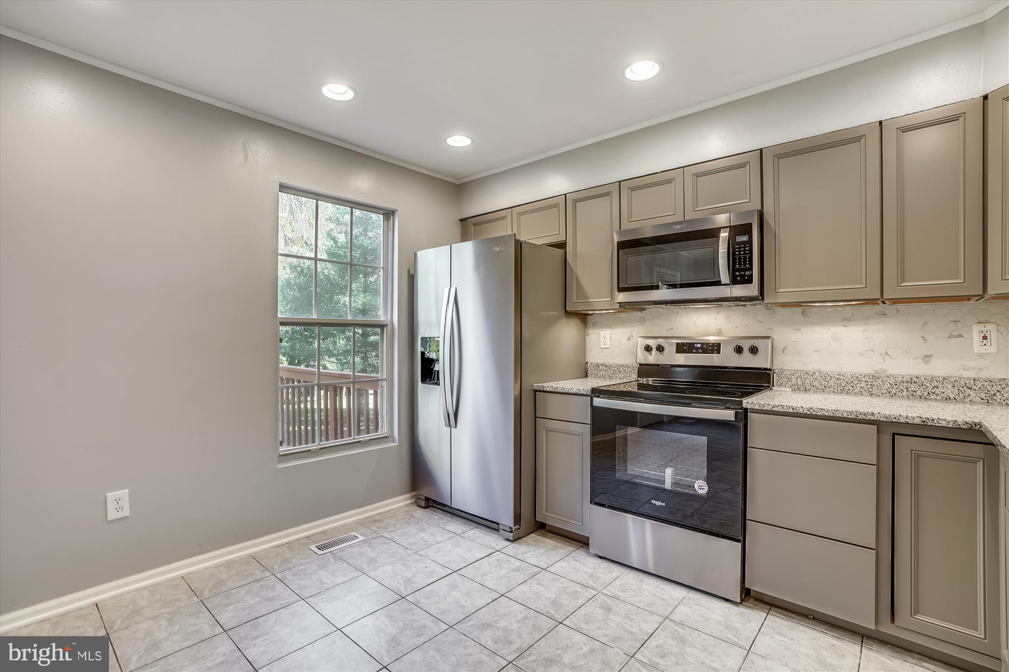 2002 Masters Drive Baltimore, MD 21209 - Photo 9 of 32 Kitchen