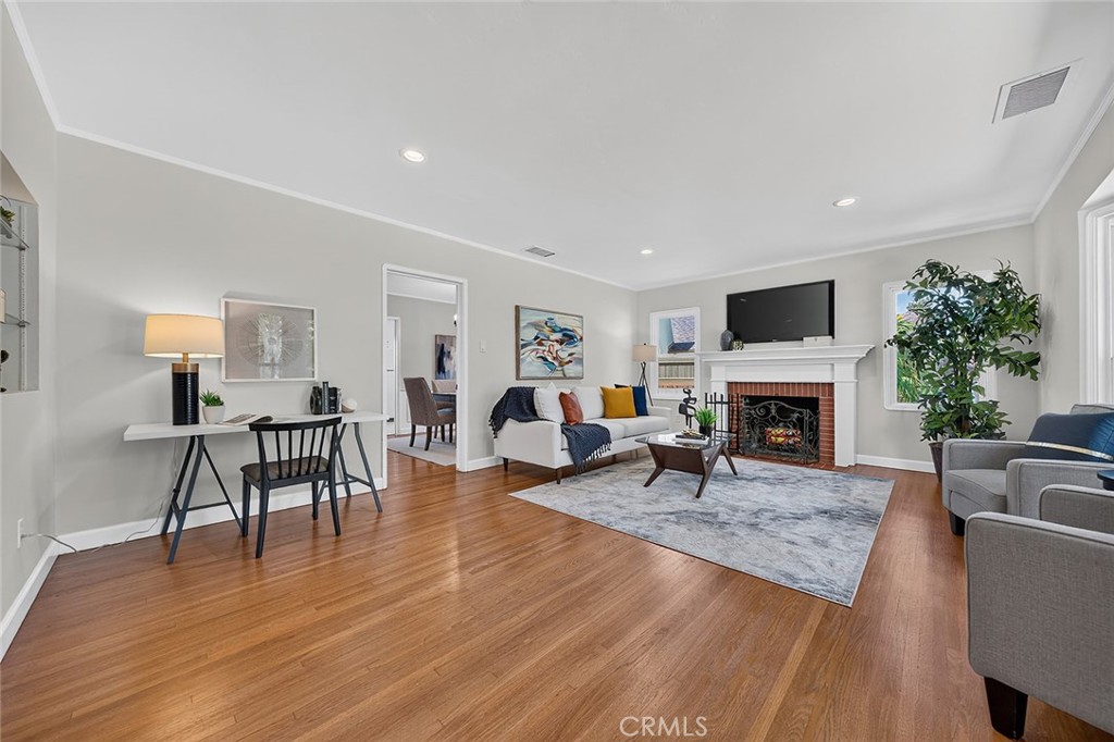 735 Los Altos Avenue Long Beach, CA 90804 - Photo 9 of 39