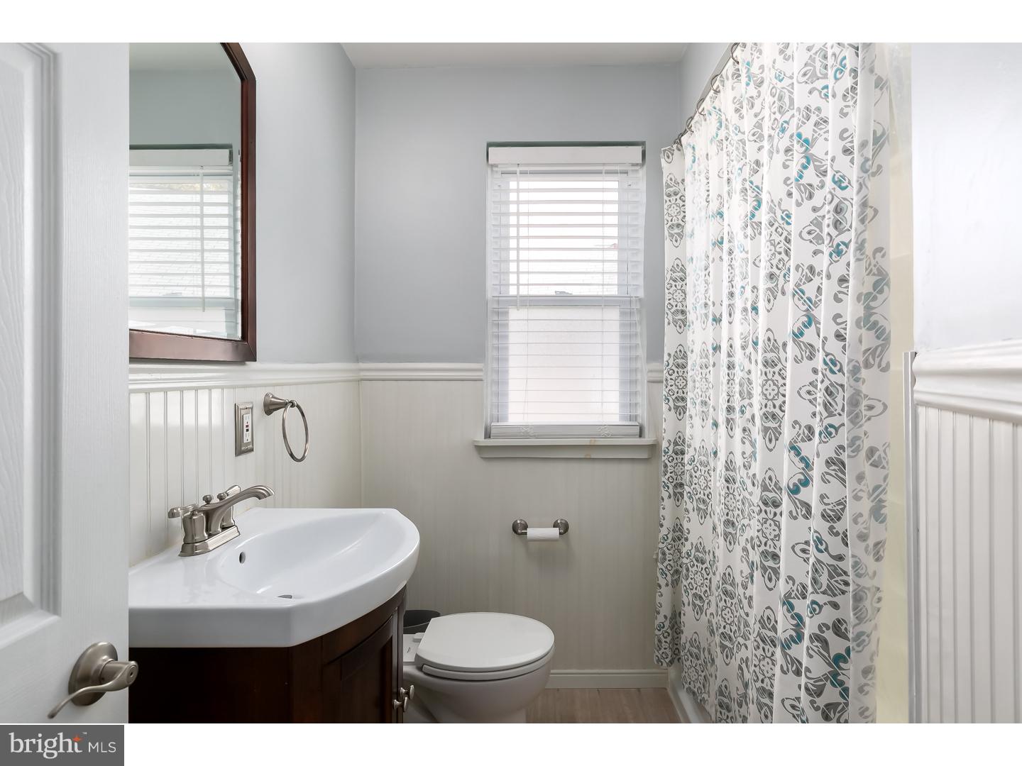 310 Greenwood Avenue Riverside, NJ 08075 - Photo 15 of 25 Bathroom