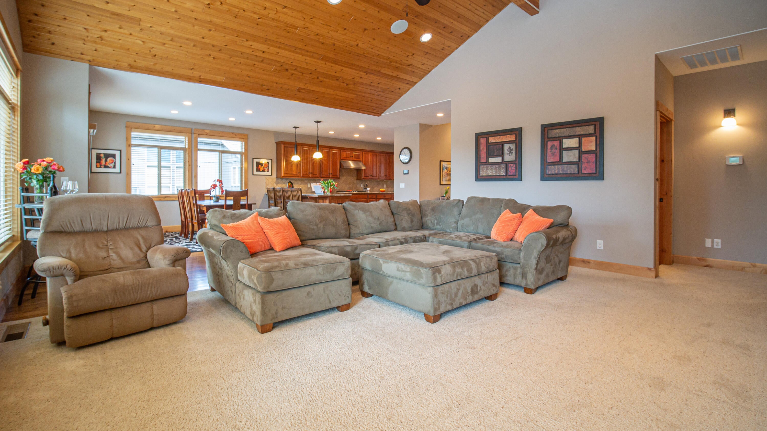 18177 Oregon Loop Sunriver, OR 97707 - Photo 5 of 34 Great Room