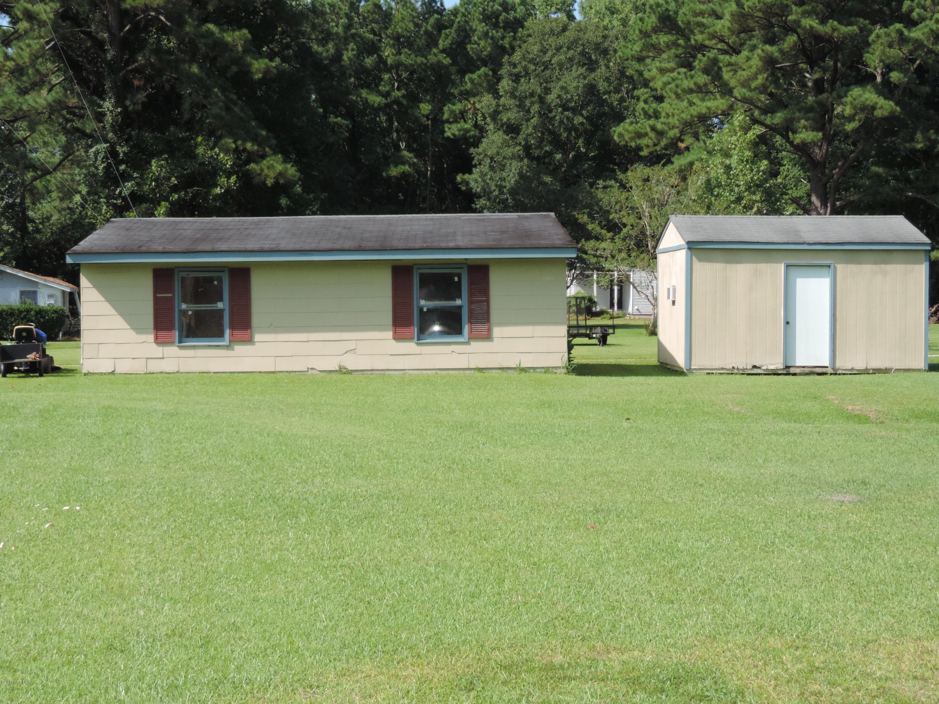 4618 Old Cherry Point Road New Bern, NC 28560 - Photo 23 of 30 Workshop and shed
