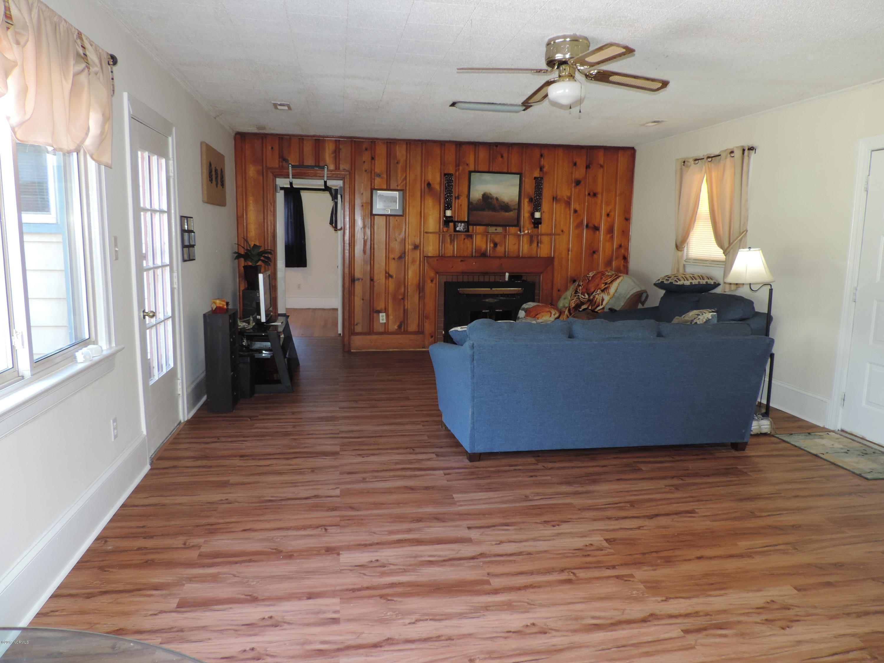 4618 Old Cherry Point Road New Bern, NC 28560 - Photo 5 of 30 DSCN5003