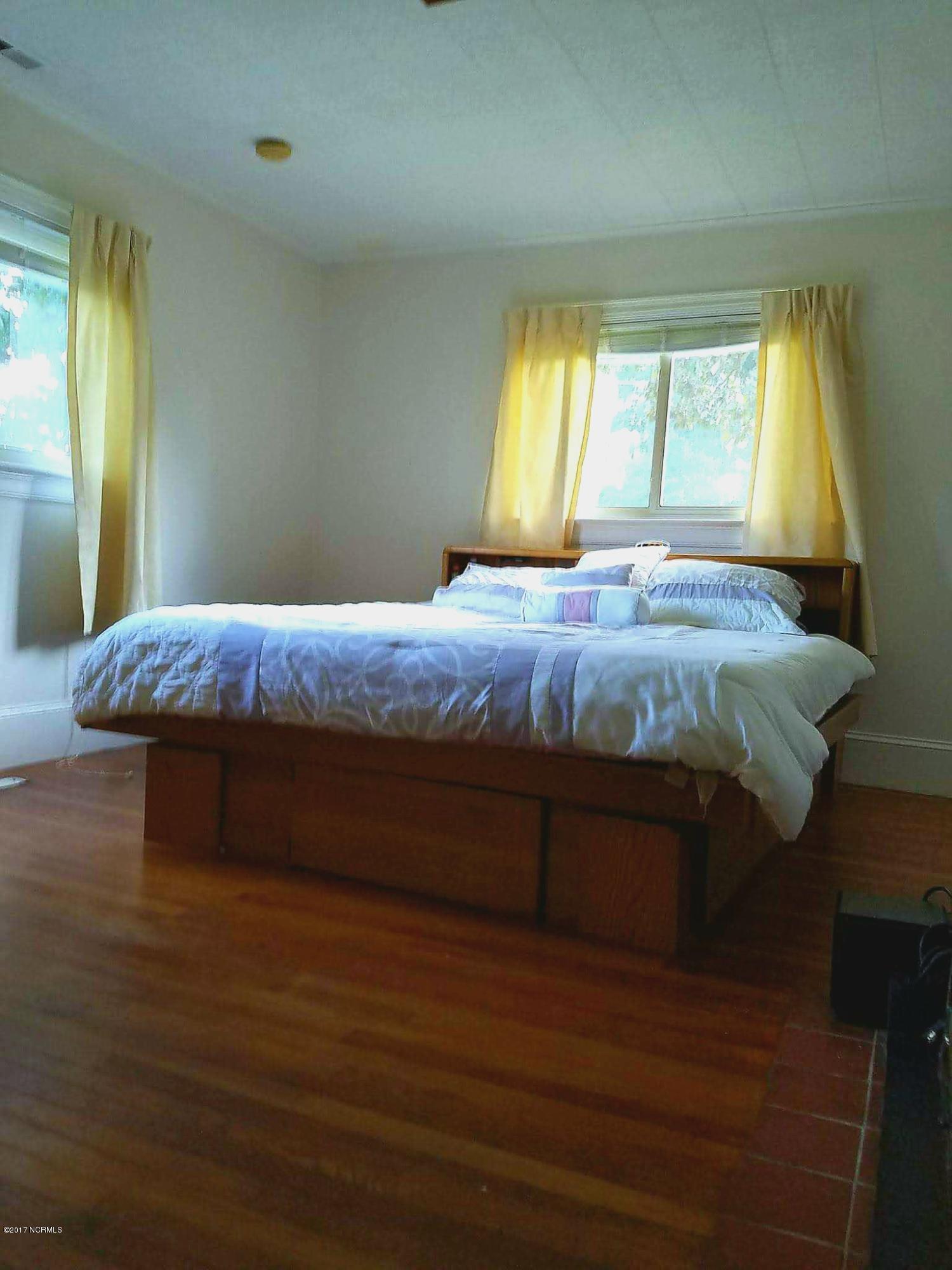 4618 Old Cherry Point Road New Bern, NC 28560 - Photo 7 of 30 Master bedroom