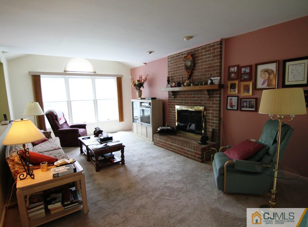 6 Adams Road Kendall Park, NJ 08824 - Photo 7 of 11 Gallery Image 7