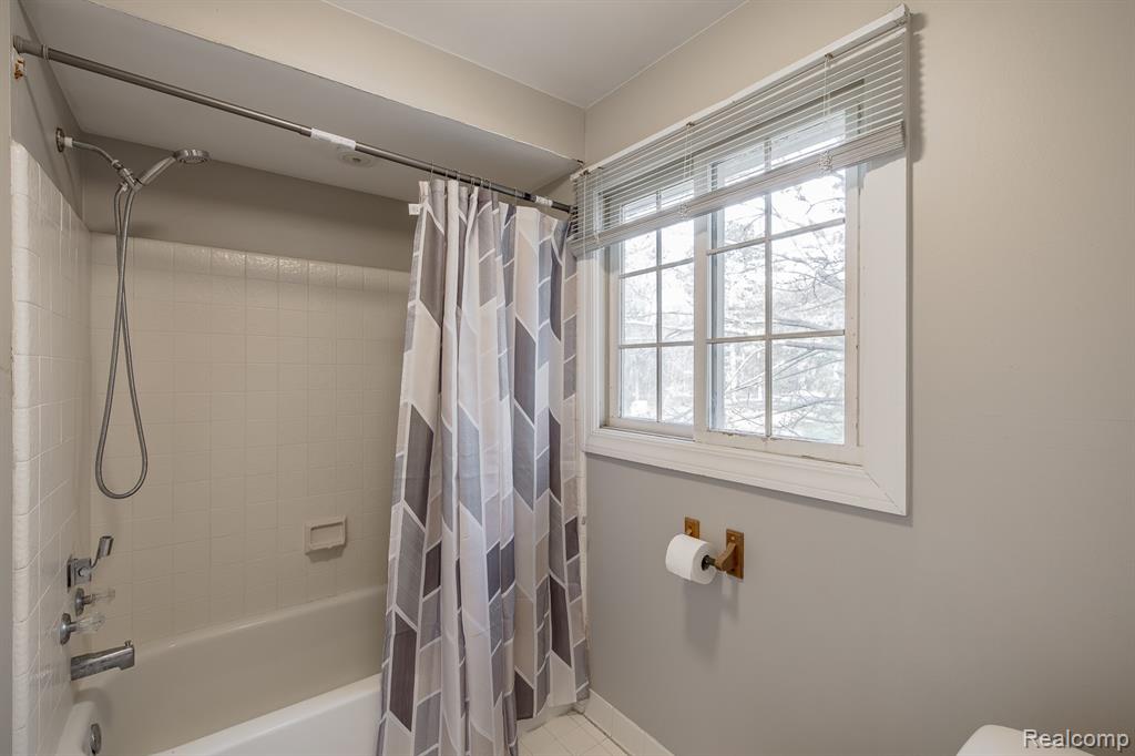 6351 Cherry Tree Court Rochester, MI 48306 - Photo 52 of 80