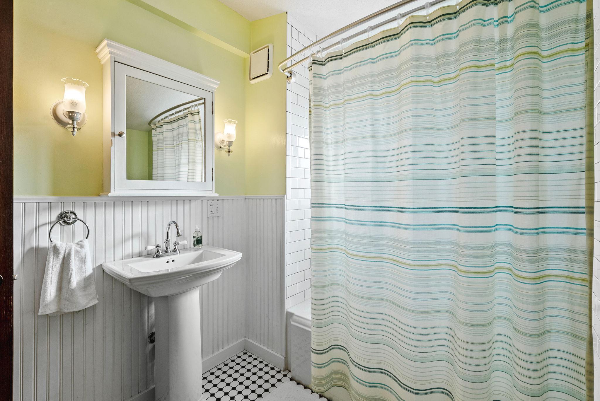 58 Grove Street Mahtomedi, MN 55115 - Photo 14 of 23